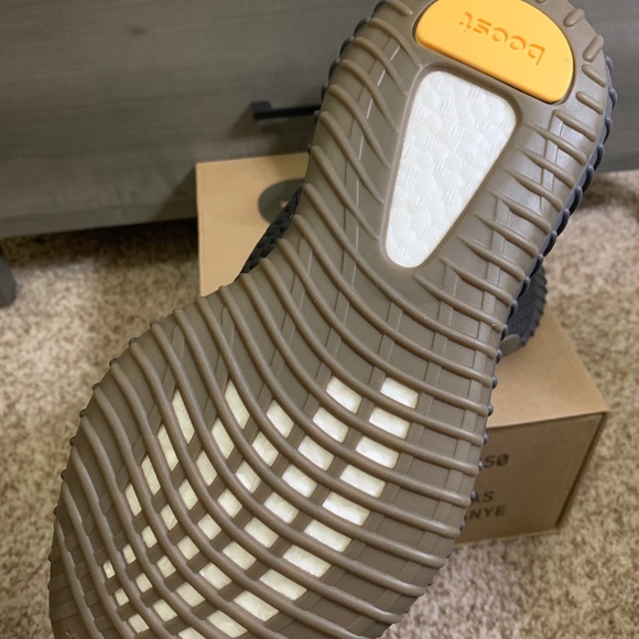 Yeezy boost cinder size 10